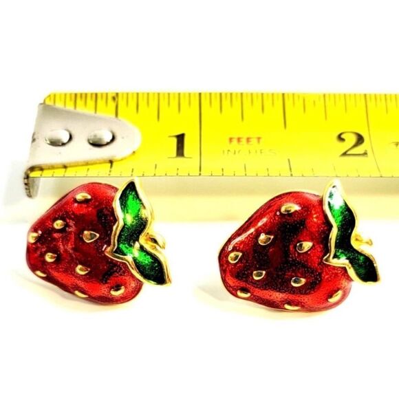 ‎Vintage Strawberry Earrings Avon Enameled Post Type - Picture 4 of 4